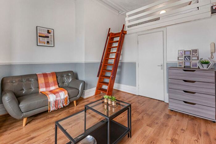 1 Bedroom Flat To Rent In Hyde Park Road, Leeds, LS6