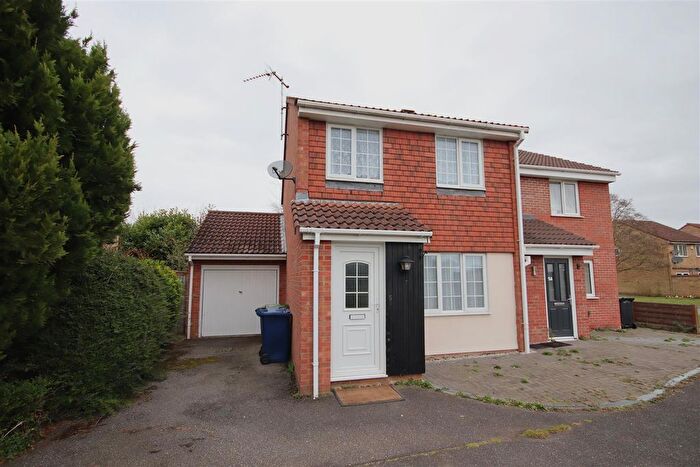 3 Bedroom Property To Rent In Tamarin Gardens, Cherry Hinton, Cambridge, CB1