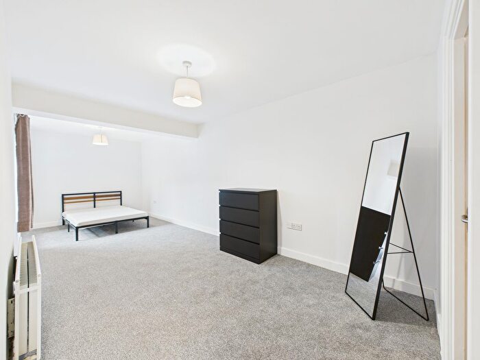2 Bedroom Flat To Rent In Station Street, Belfast, BT3