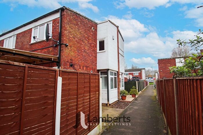 3 Bedroom End Of Terrace House For Sale In Pembridge Close, Winyates West, B98