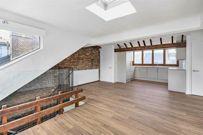 2 Bedroom Flat To Rent In Estelle Road, London, NW3