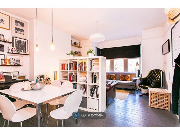 1 Bedroom Flat To Rent In Barrow Road, London, SW16