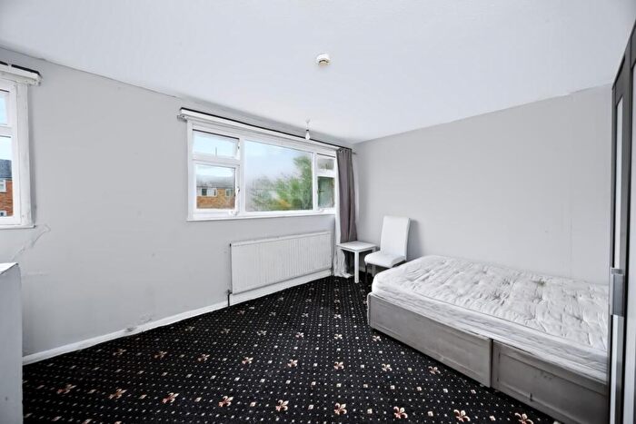 4 Bedroom Terraced House To Rent In Tenby Drive, Luton, LU4