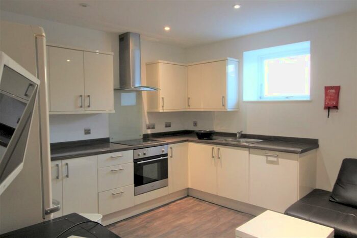 5 Bedroom Private Hall To Rent In Pitt Street, Lancaster, LA1