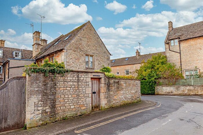 3 Bedroom Town House For Sale In The Green, Northleach, GL54