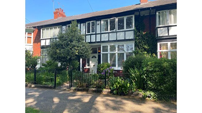 3 Bedroom Terraced House For Sale In Westbourne Avenue, Hull, HU5