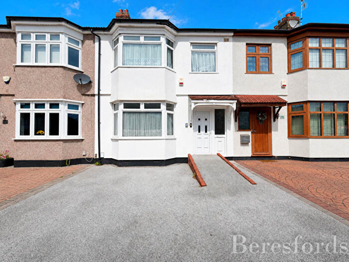 3 Bedroom Terraced House For Sale In Bush Elms Road, Hornchurch, RM11
