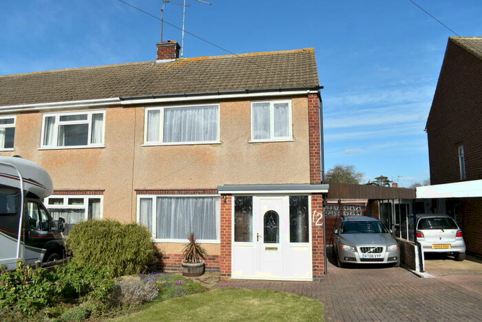 3 Bedroom Semi-Detached House To Rent In Deancourt Drive, Duston, Northampton, NN5