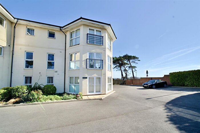 2 Bedroom Flat For Sale In Rylands Lane, Weymouth, DT4