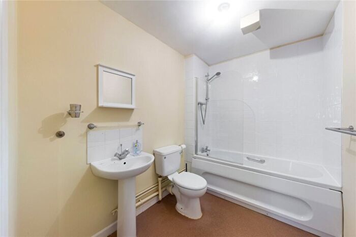 2 Bedroom Apartment To Rent In Market Square, Biggleswade, Bedfordshire, SG18