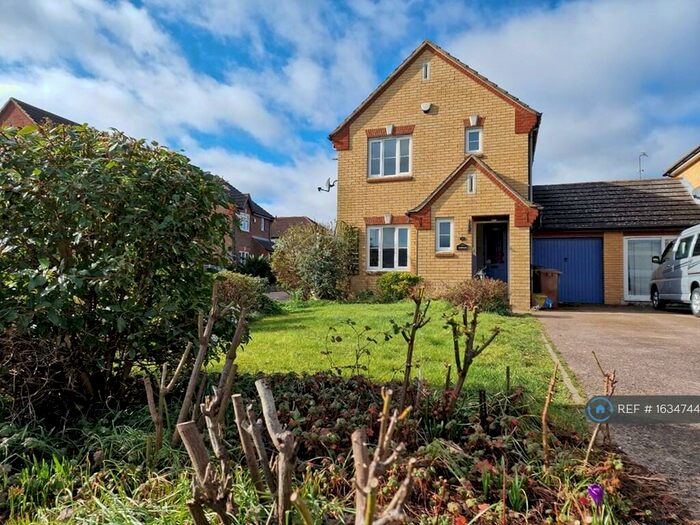 3 Bedroom Detached House To Rent In Howlsmere Close, Halling, Rochester, ME2