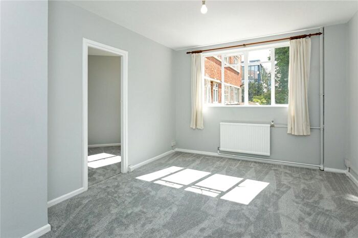 1 Bedroom Flat For Sale In Upper Richmond Road, London, SW15