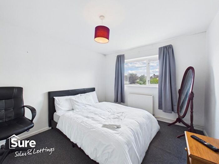 1 Bedroom Semi-Detached House To Rent In Double Room In Warmark Road, Hemel Hempstead, Hertfordshire, HP1
