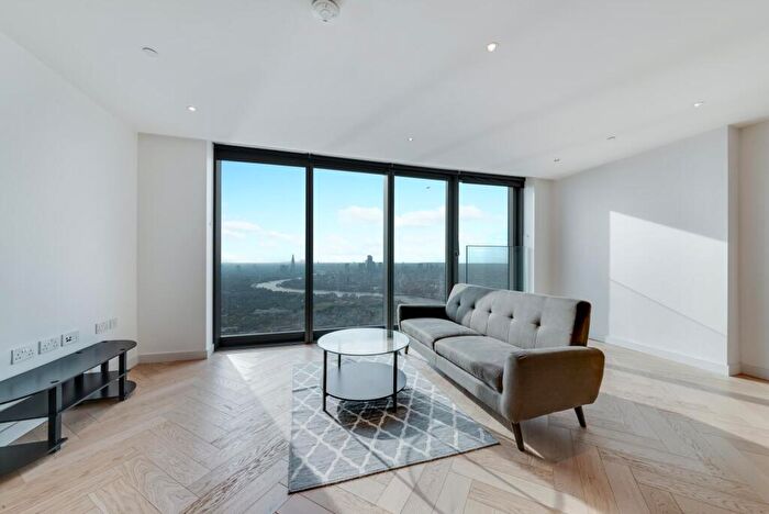 Apartment To Rent In Landmark Pinnacle, Canary Wharf, London, E14