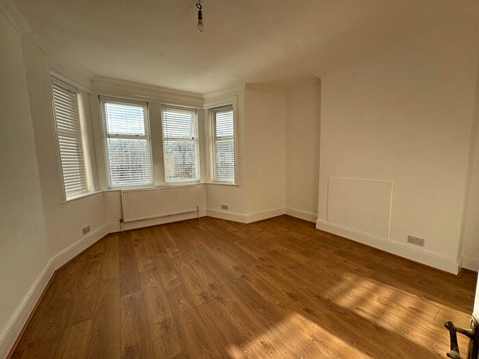 2 Bedroom Flat To Rent In No Deposit Option, Ashgrove Road, Goodmayes, IG3