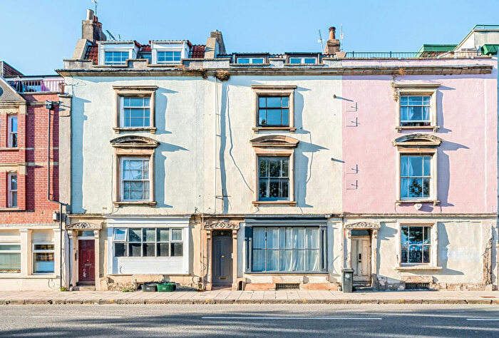 1 Bedroom Apartment For Sale In Hotwell Road, Bristol, BS8
