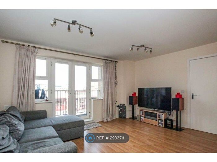 1 Bedroom Flat To Rent In The Academy, Luton, LU1