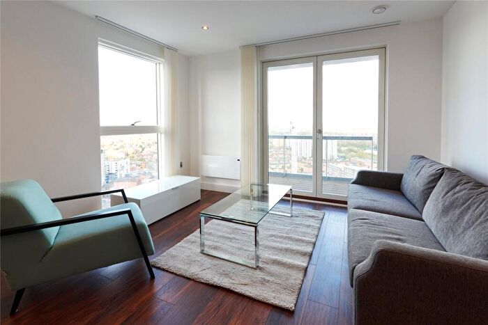 2 Bedroom Apartment To Rent In New Bridge Street Salford, M3