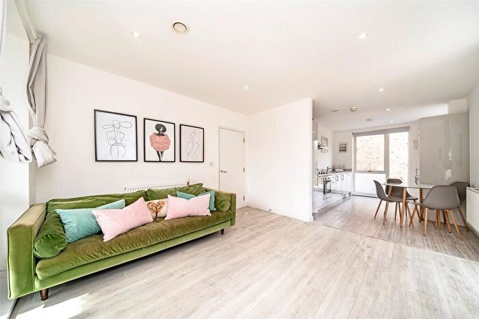 2 Bedroom Flat For Sale In Monson Road, London, SE14