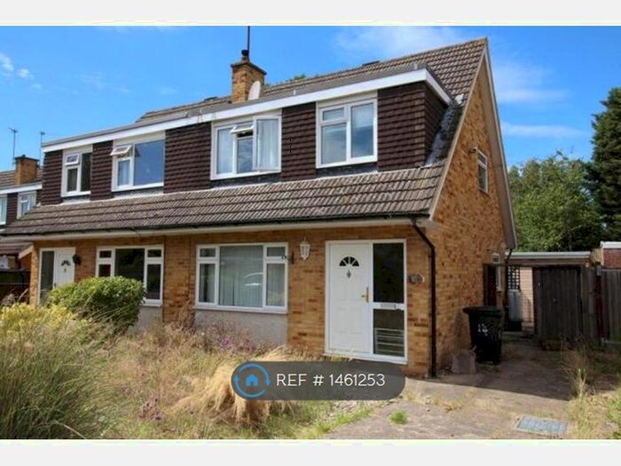 4 Bedroom Semi-Detached House To Rent In Nobles Way, Egham, TW20