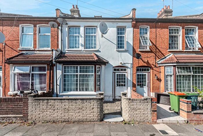 5 Bedroom House To Rent In Southend Road, East Ham, E6