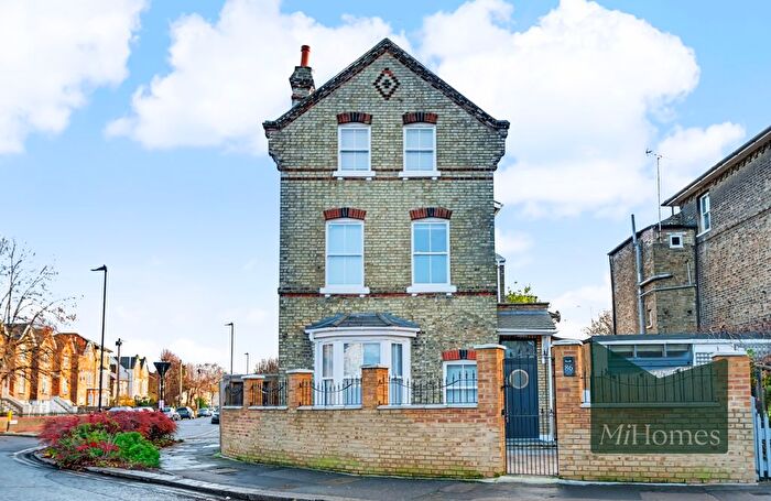 7 Bedroom Detached House For Sale In Finsbury Road, London, N22