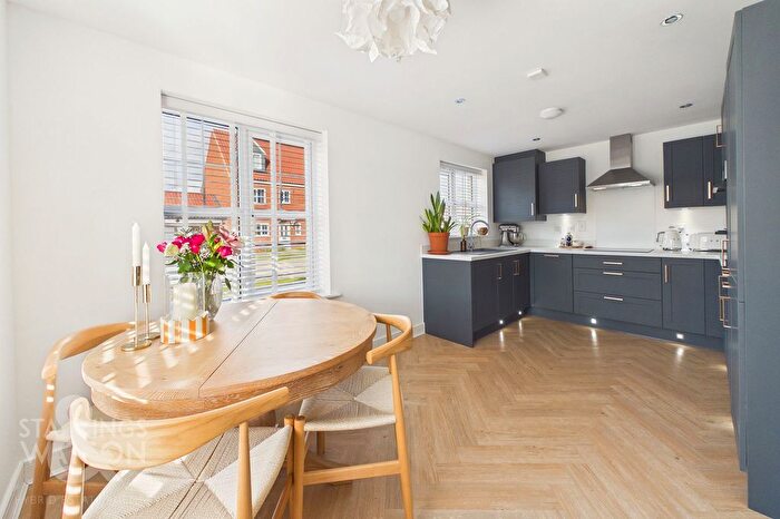 3 Bedroom Link Detached House For Sale In Harness Maker Way, Hethersett, Norwich, NR9