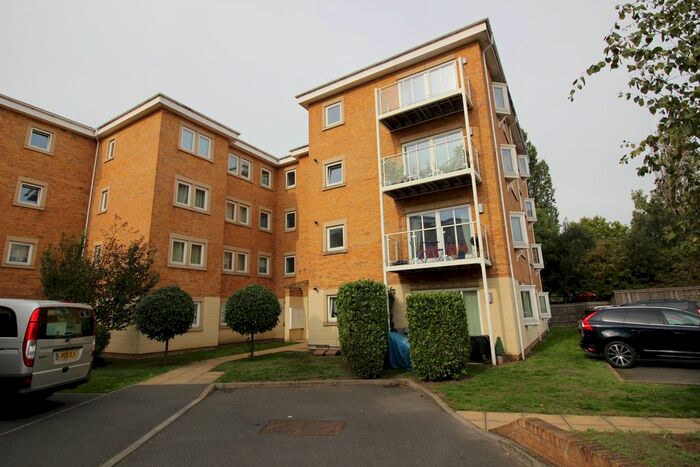1 Bedroom Flat To Rent In Greenview Drive, London, SW20