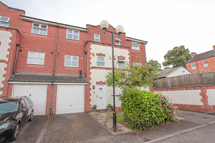 4 Bedroom Town House To Rent In Coopers Gate, Banbury, Oxon, OX16