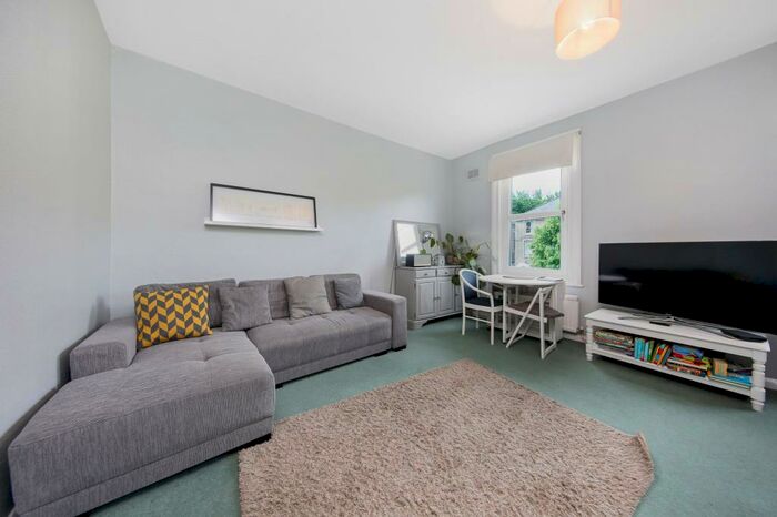 1 Bedroom Flat To Rent In Lichfield Road, London, NW2