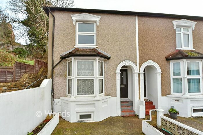 3 Bedroom End Of Terrace House For Sale In Mount Pleasant Road, Dartford, Kent, DA1