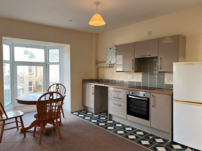 2 Bedroom Flat To Rent In John Street, SA15