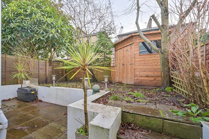 3 Bedroom Flat To Rent In Priory Road, West Hampstead, London, NW6