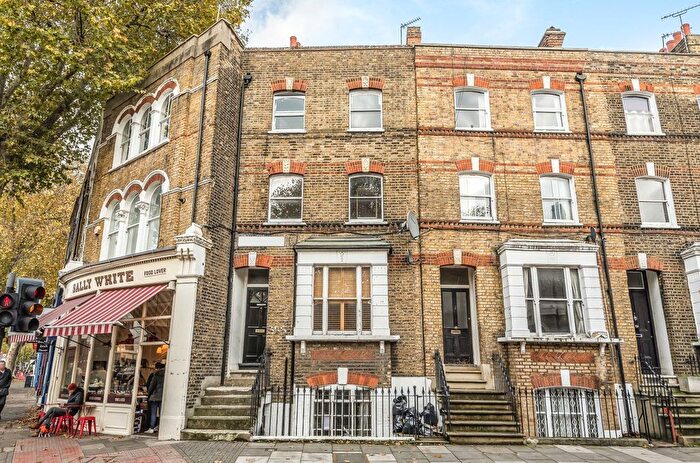 Studio To Rent In Kennington Road, London, SE11
