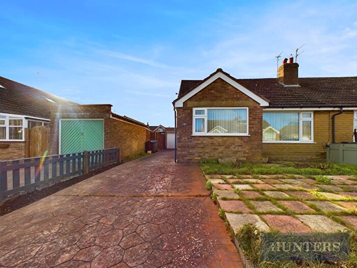 3 Bedroom Semi-Detached Bungalow For Sale In Candler Avenue, West Ayton, Scarborough, YO13