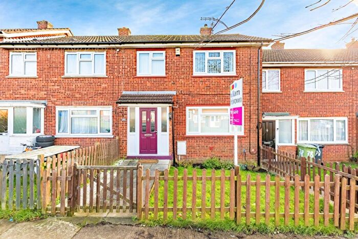 3 Bedroom Terraced House For Sale In Shelley Road, Wellingborough, NN8