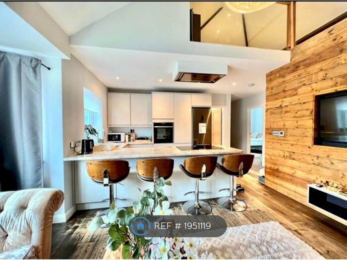 3 Bedroom Maisonette To Rent In Warkworth Gardens, Isleworth, TW7