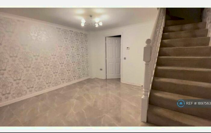 2 Bedroom Terraced House To Rent In Hillhead Crescent, Paisley, PA3