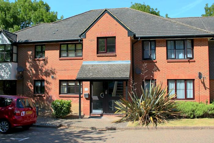1 Bedroom Apartment To Rent In Stonefield Park Maidenhead Berkshire, SL6