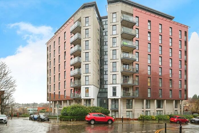 1 Bedroom Flat For Sale In Mason Way, Birmingham, West Midlands, B15