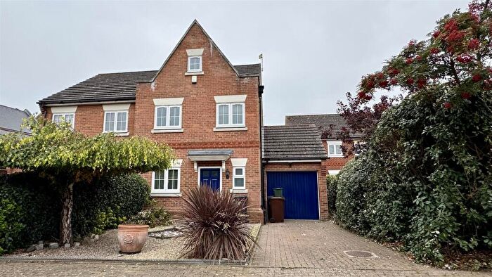 2 Bedroom Detached House To Rent In Winston Avenue, Kings Hill, ME19
