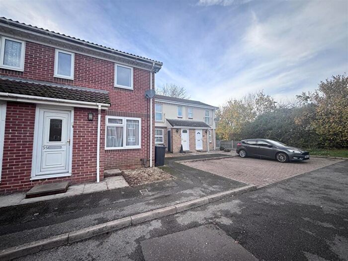 2 Bedroom End Of Terrace House For Sale In Honeysuckle Close, Gosport, PO13