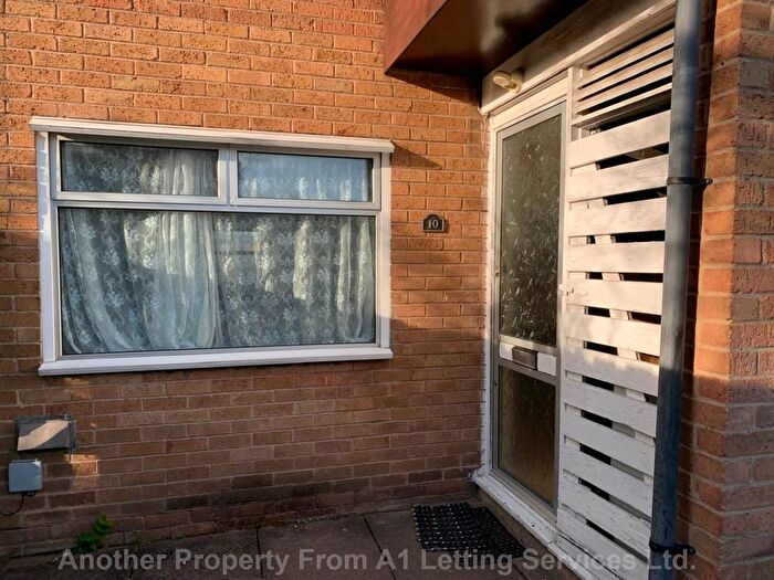 3 Bedroom Terraced House To Rent In Campion Close, Chelylesmore, Coventry, CV3