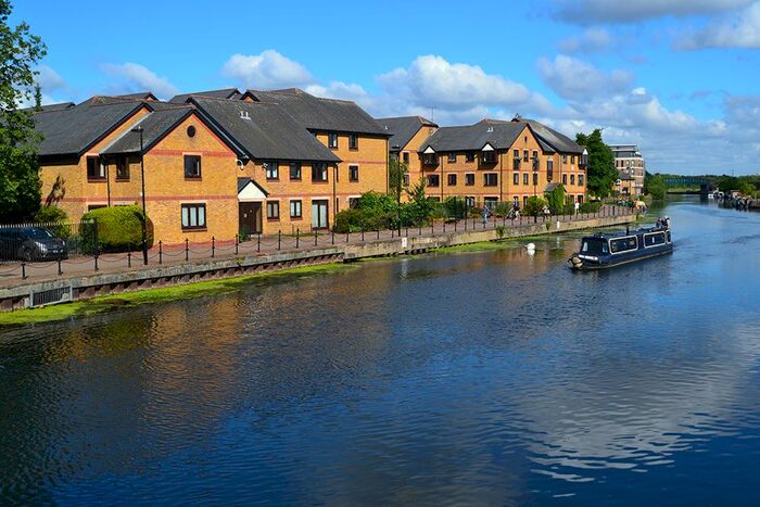 1 Bedroom Flat To Rent In Riverside Close, London, E5