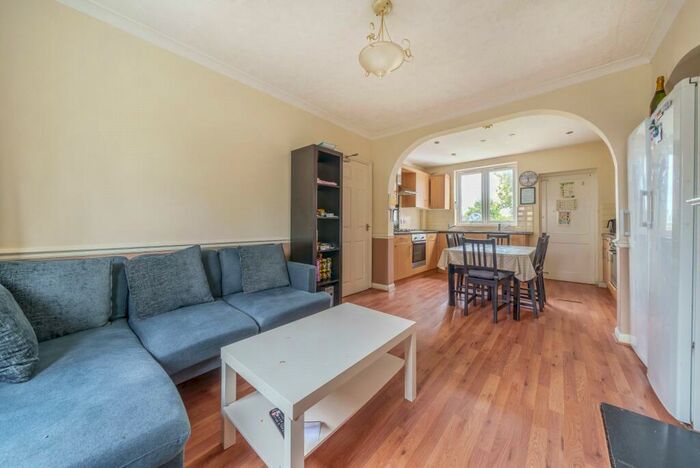 6 Bedroom Semi-Detached House To Rent In Ernest Road, Kingston Upon Thames, KT1