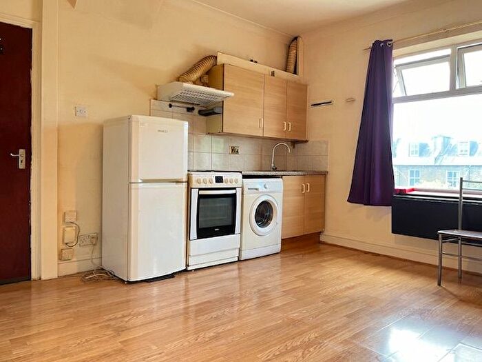 Studio To Rent In Stroud Green Road, Finsbury Park, N4