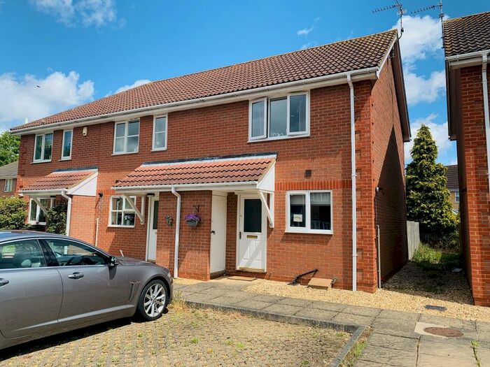 2 Bedroom House To Rent In Galway Close, Spalding, Lincolnshire, PE11