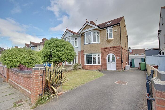 3 Bedroom Semi-Detached House For Sale In Carshalton Avenue, Drayton, PO6