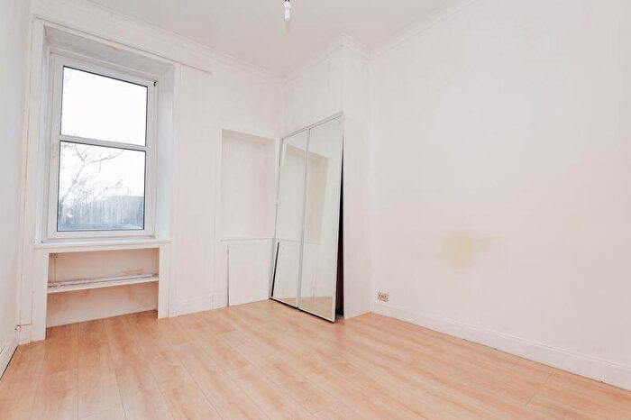 1 Bedroom Flat For Sale In Springhill Gardens, Shawlands, G41