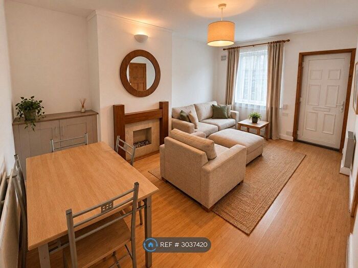 1 Bedroom Terraced House To Rent In Bankfield Road, Leeds, LS4